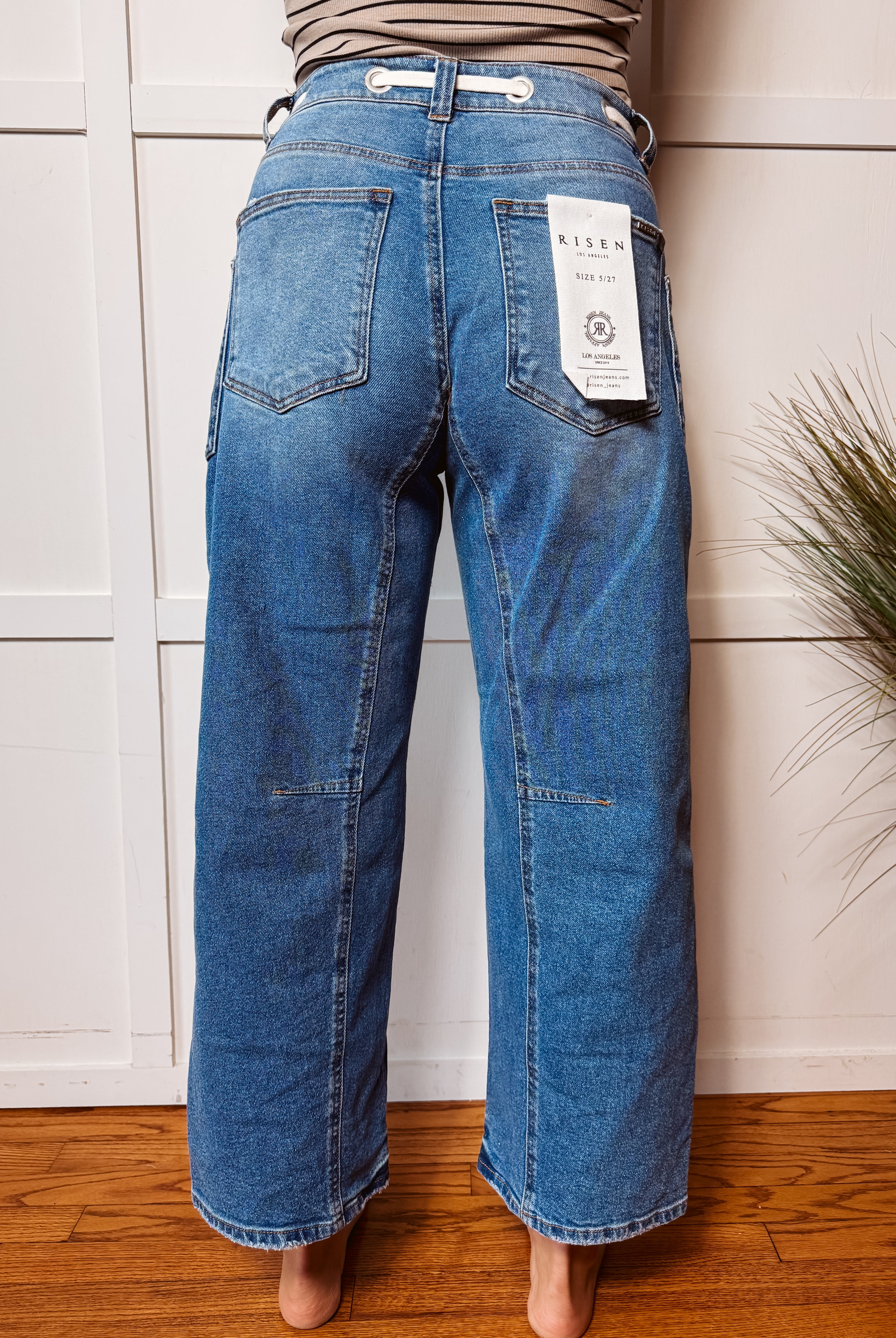 Happiness Trails Boutique - Risen cropped medium wash barrel jeans