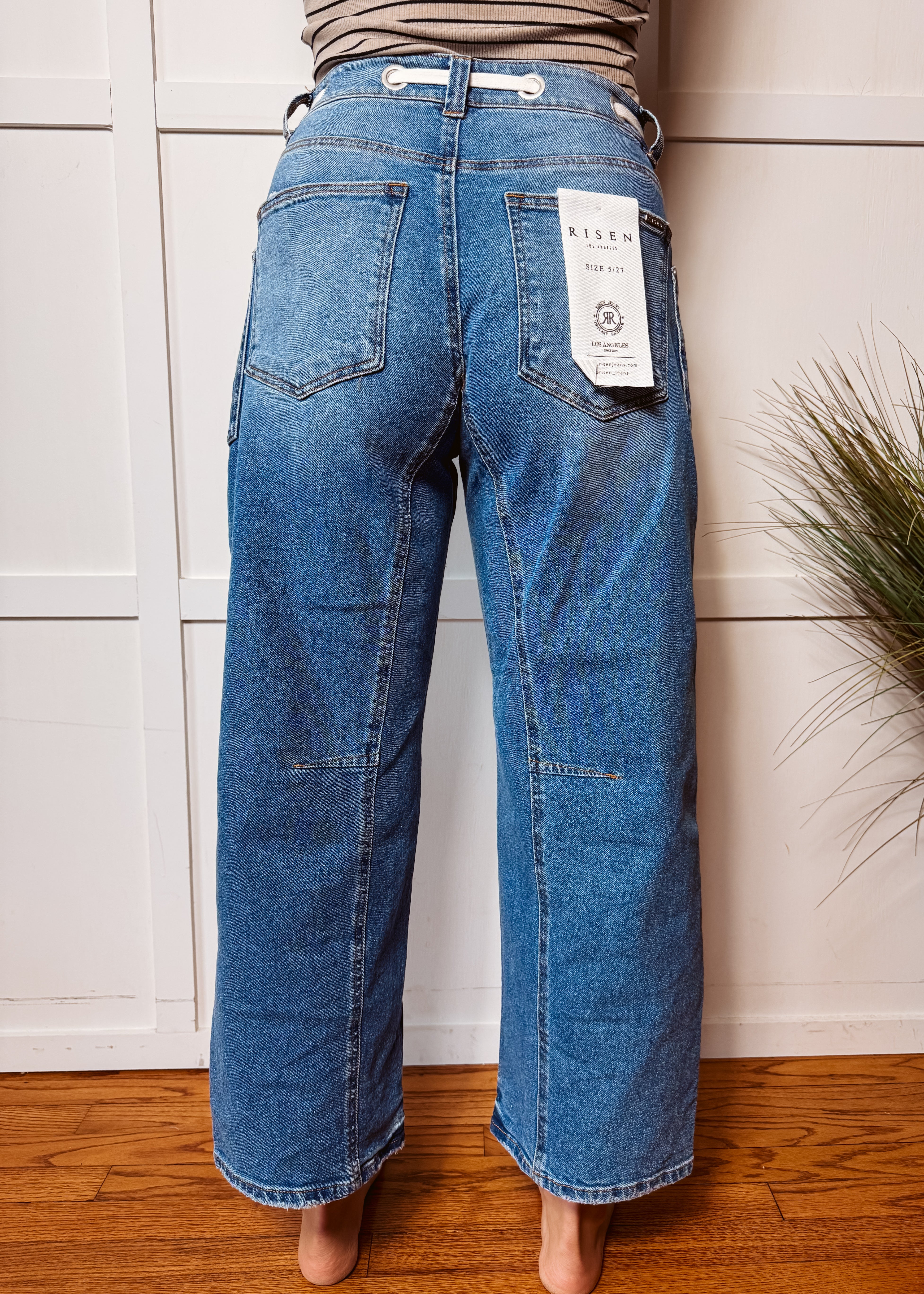 Happiness Trails Boutique - Risen cropped medium wash barrel jeans