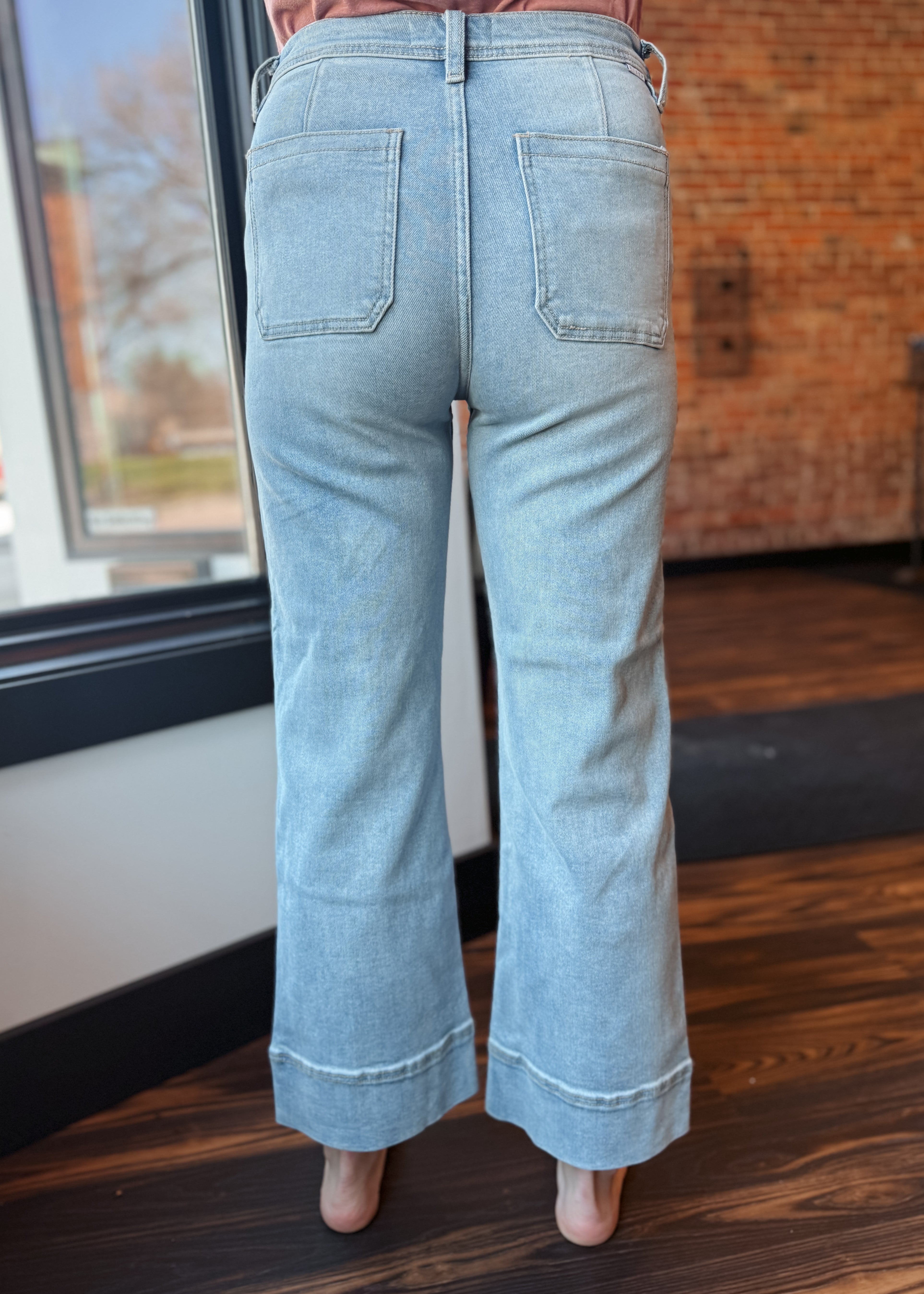 Happiness Trails Boutique - Risen jeans cropped light wash denim